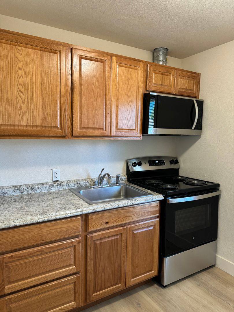 Apartment for rent at 6924 N Amherst, Portland, OR 97203