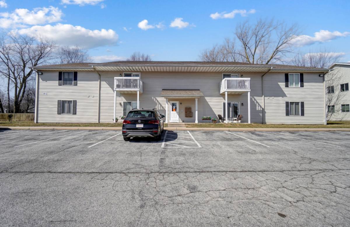 Apartment for rent at 800 - 816 W Melrose Ave, Findlay, OH 45840