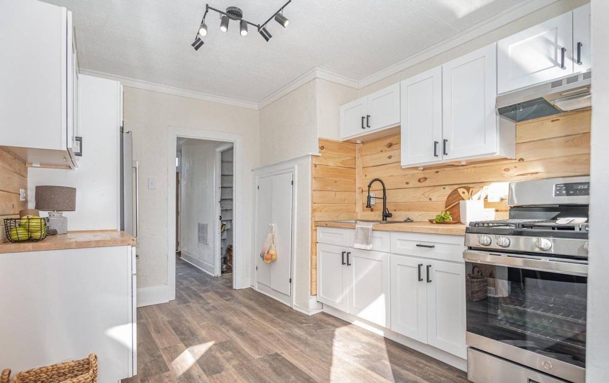 Townhouse for rent at 127 Church St, Lancaster, PA 17603