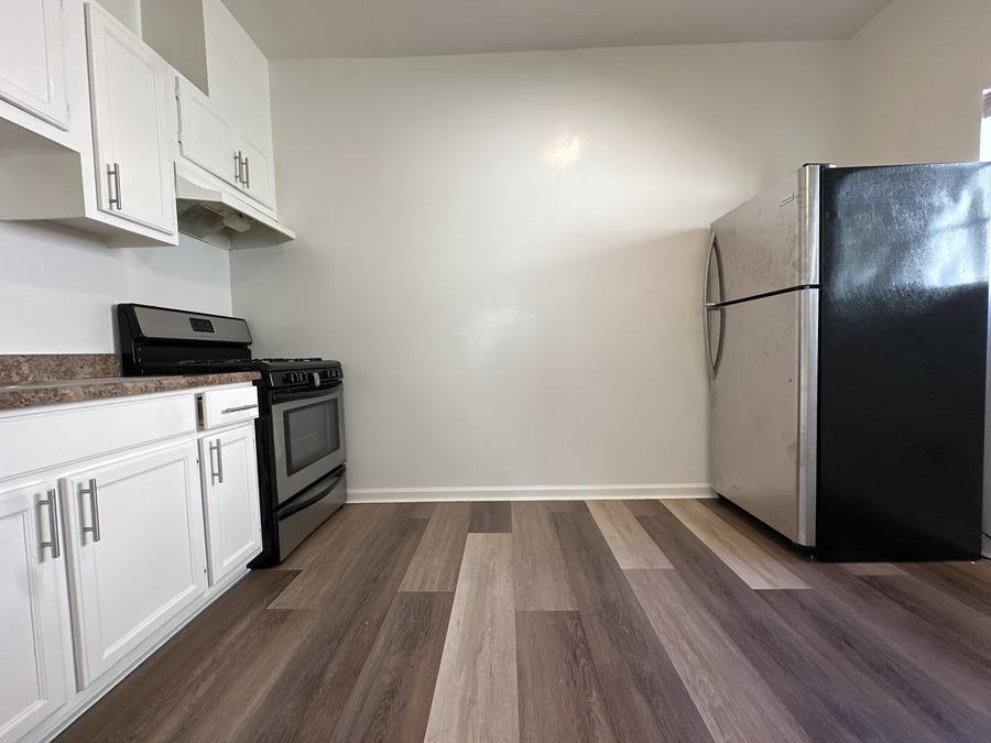 Apartment for rent at 2960 James M Wood Blvd #105, Los Angeles, CA 90006