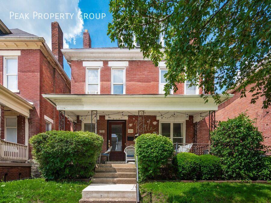 Apartment for rent at 202 W 8th Ave, Columbus, OH 43201