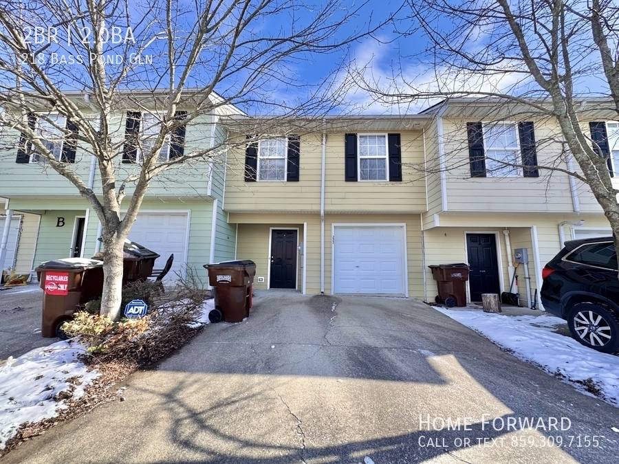Townhouse for rent at 218 Bass Pond Glen, Nicholasville, KY 40356