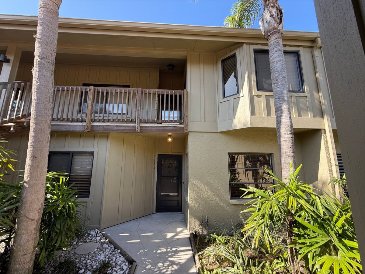 Condo for rent at 5238 Lake Arrowhead Trail, Sarasota, FL 34231