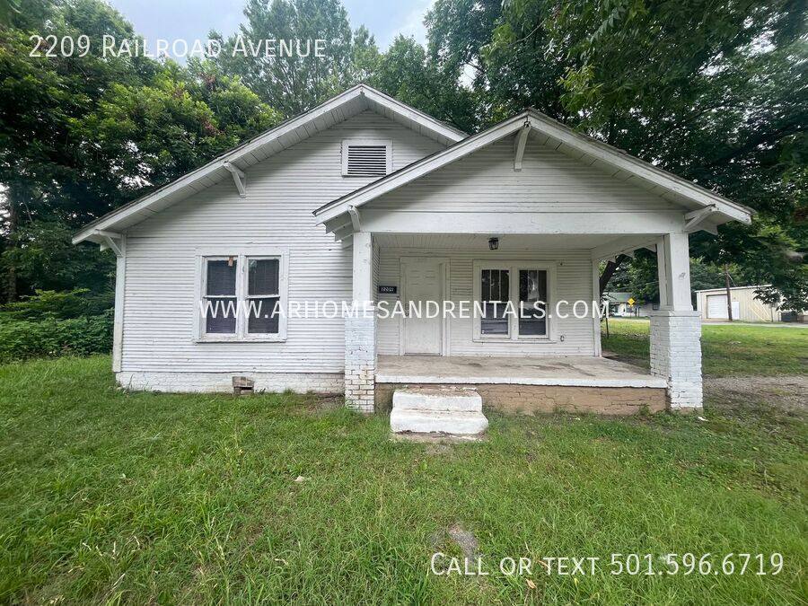 House for rent at 2209 Railroad Ave, North Little Rock, AR 72114