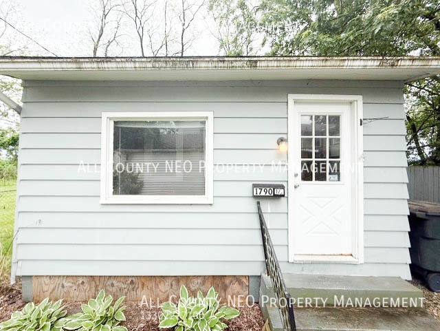 House for rent at 1790 1 2 Ford Ave, Akron, OH 44305
