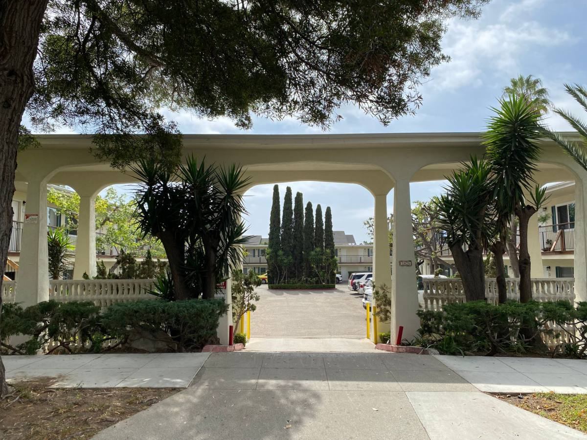 Apartment for rent at 1825 Chapala St, Santa Barbara, CA 93101