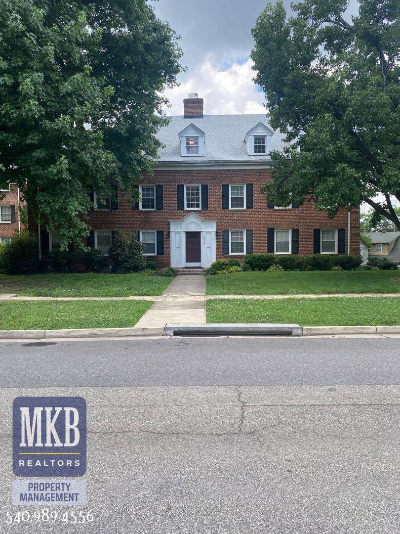Condo for rent at 2415 Longview Ave, Roanoke, VA 24014