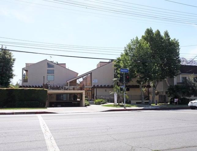 Apartment for rent at 4770 Kester Ave, Sherman Oaks, CA 91403