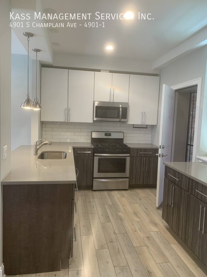 Apartment for rent at 4901 S Champlain Ave #1, Chicago, IL 60615