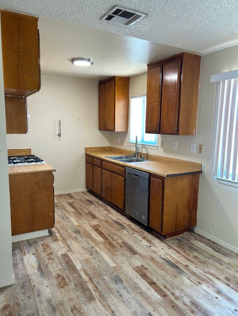 Apartment for rent at 18421 Taloga Rd, Apple Valley, CA 92307