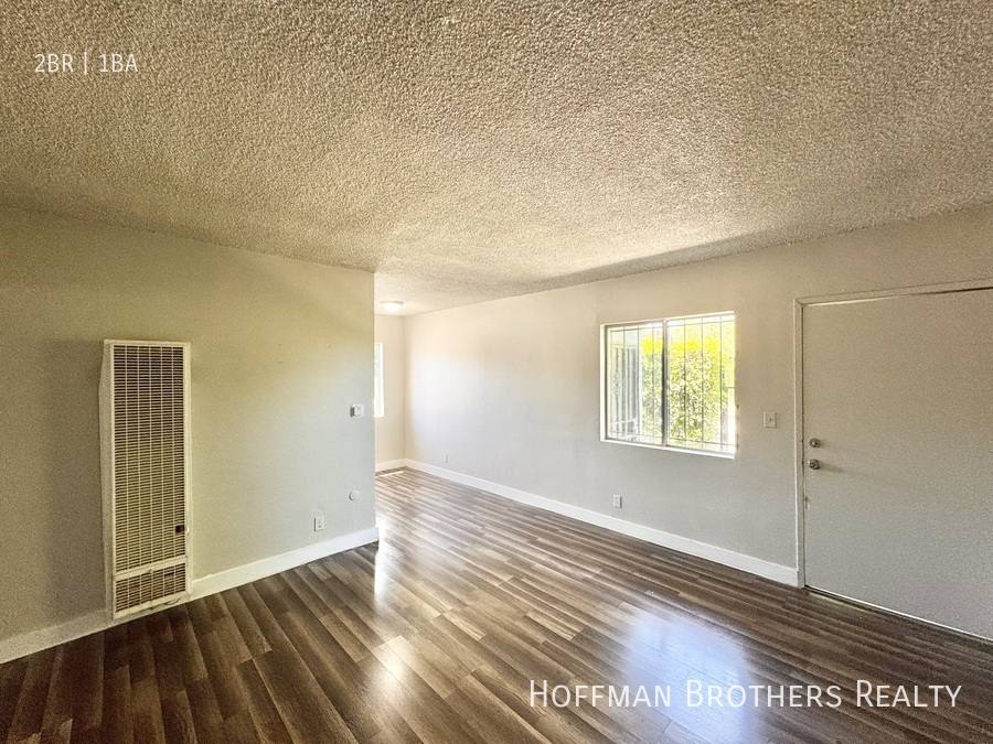 Apartment for rent at 976 W 46th St #4, Los Angeles, CA 90037