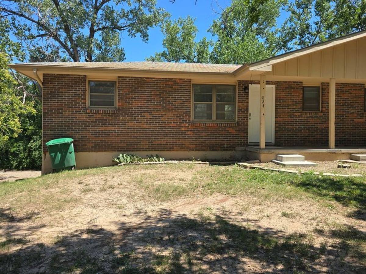 Apartment for rent at 824 Dondee Dr, Manhattan, KS 66502