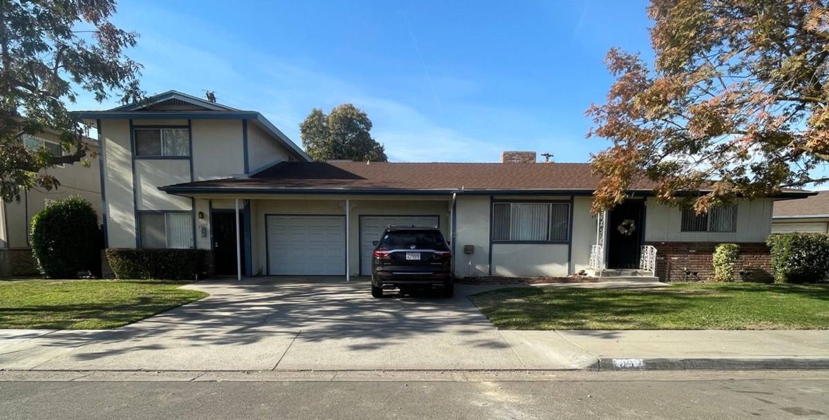 Apartment for rent at 3735-3749 E Hampton Way, Fresno, CA 93726