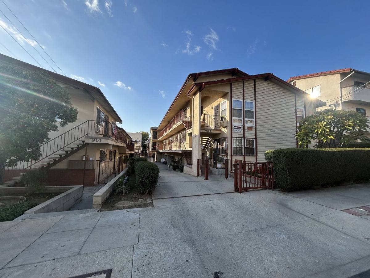 Apartment for rent at 901-905 Centennial St, Los Angeles, CA 90012