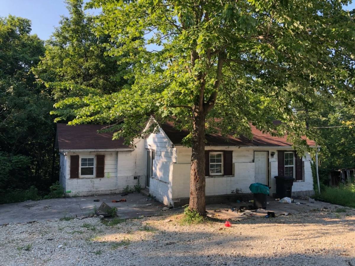 House for rent at 1905 Virginia Mines Rd, Saint Clair, MO 63077