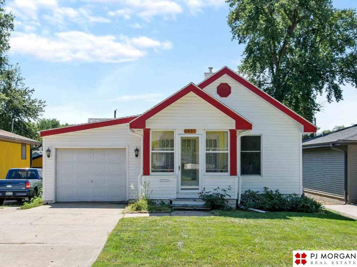 House for rent at 6837 Marcy St, Omaha, NE 68106