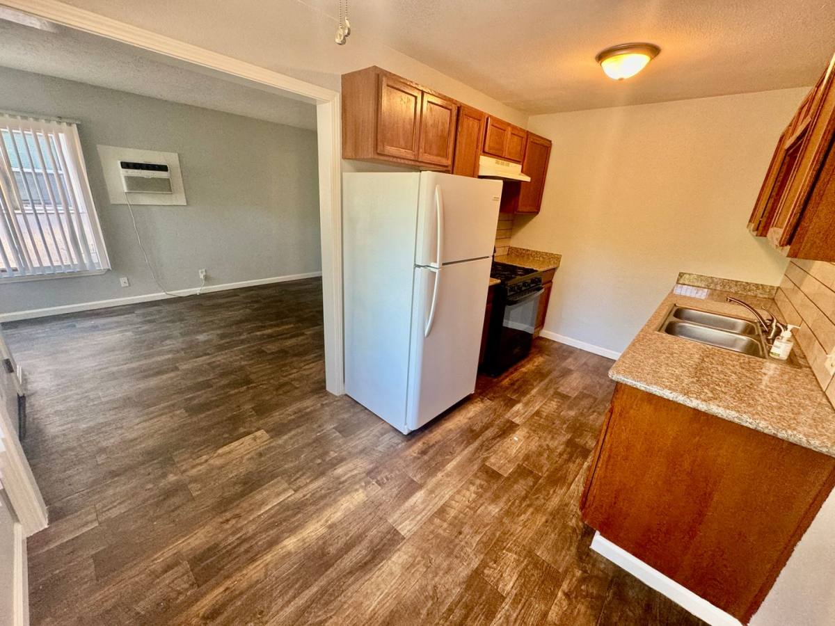Apartment for rent at 112 Fairview Ave, Modesto, CA 95354