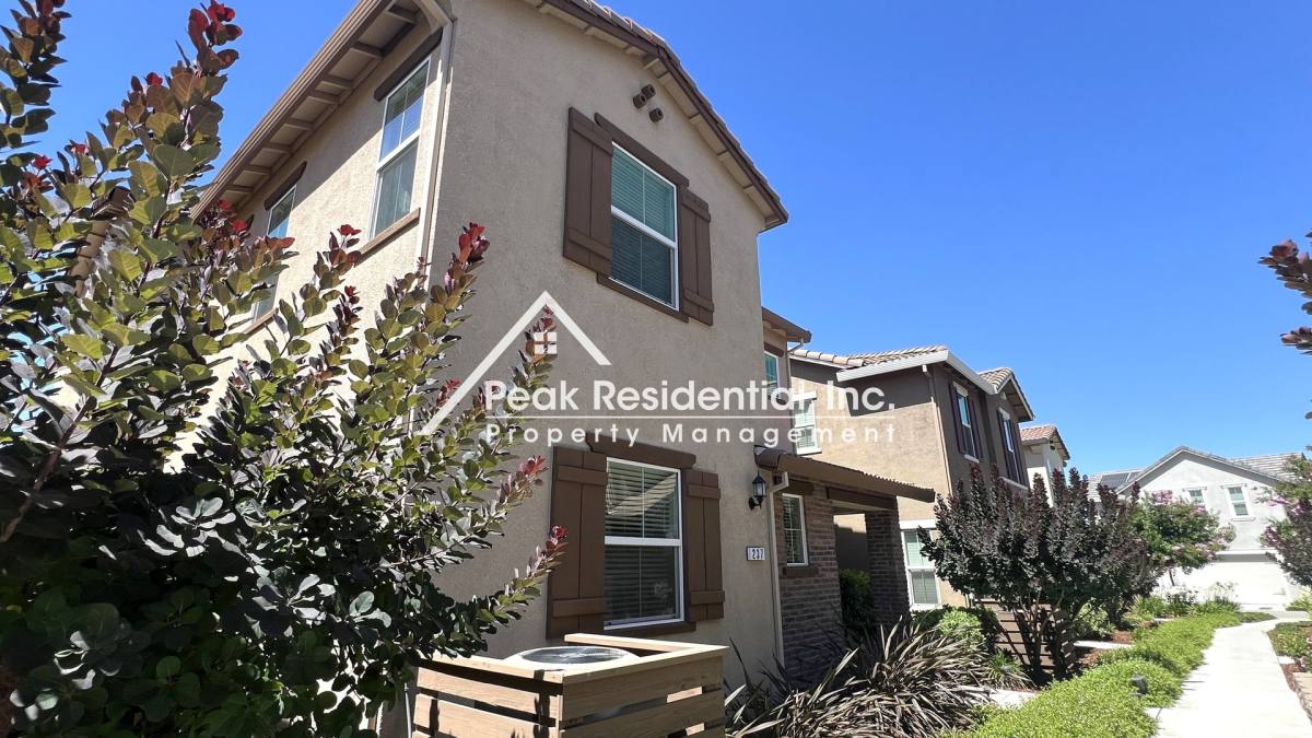 House for rent at 237 Rochdale St, Roseville, CA 95661