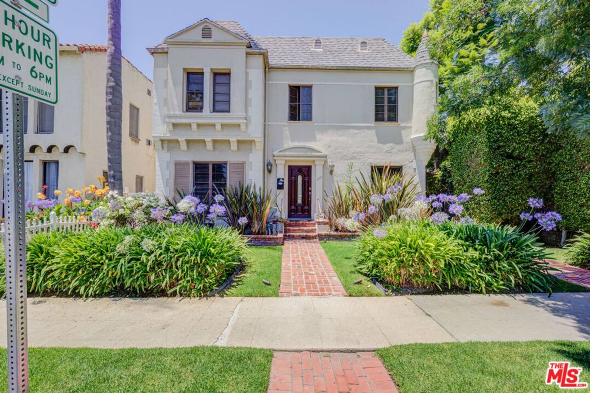Apartment for rent at 253 Elm, Beverly Hills, CA 90212