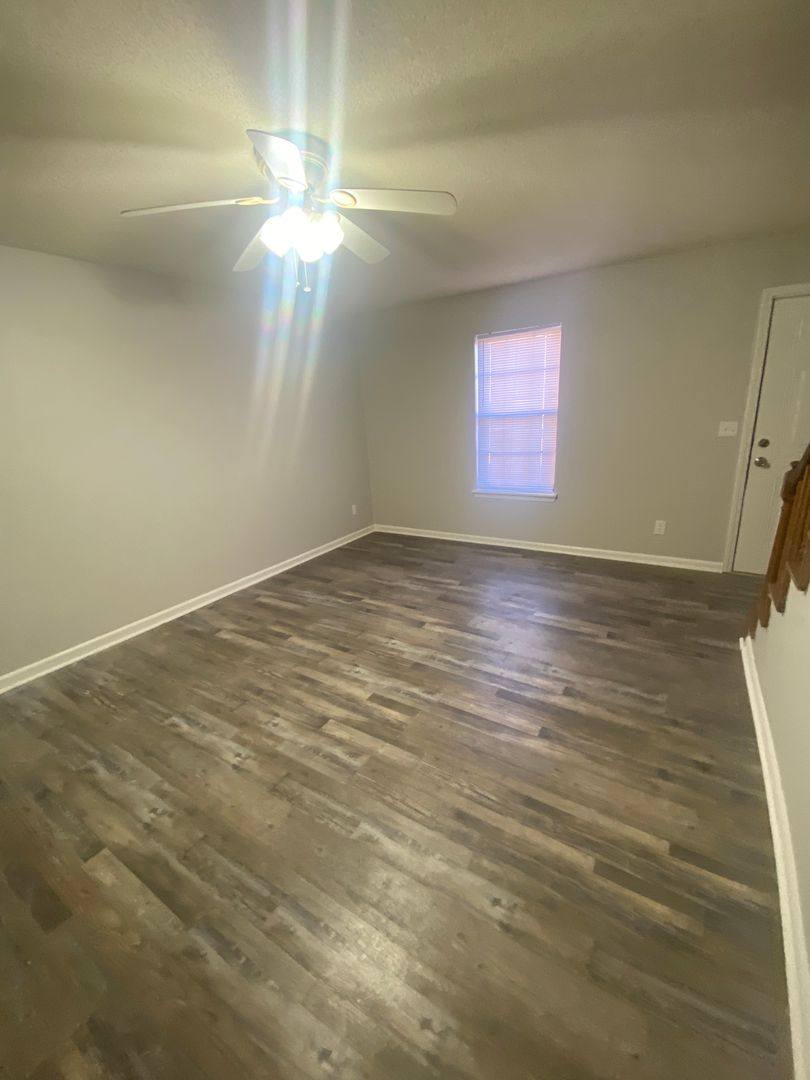 Townhouse for rent at 1212 Louisville St, Starkville, MS 39759