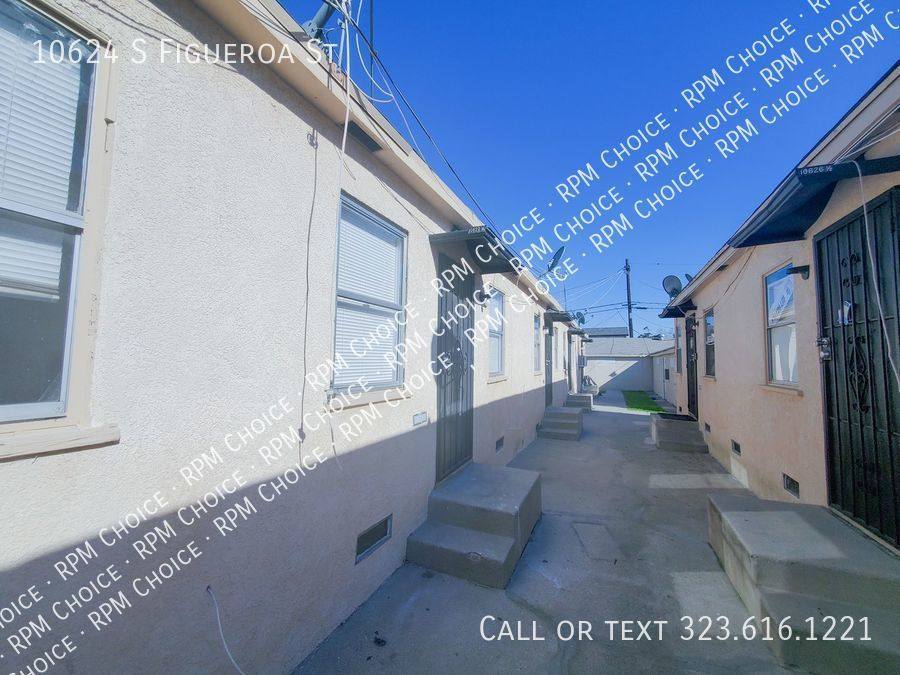 Apartment for rent at 10624 S Figueroa St, Los Angeles, CA 90003