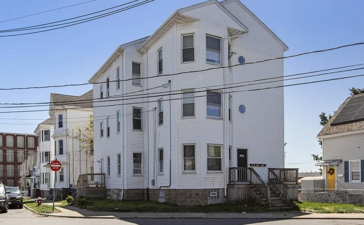 Apartment for rent at 1037 Cove Rd #1, New Bedford, MA 02744