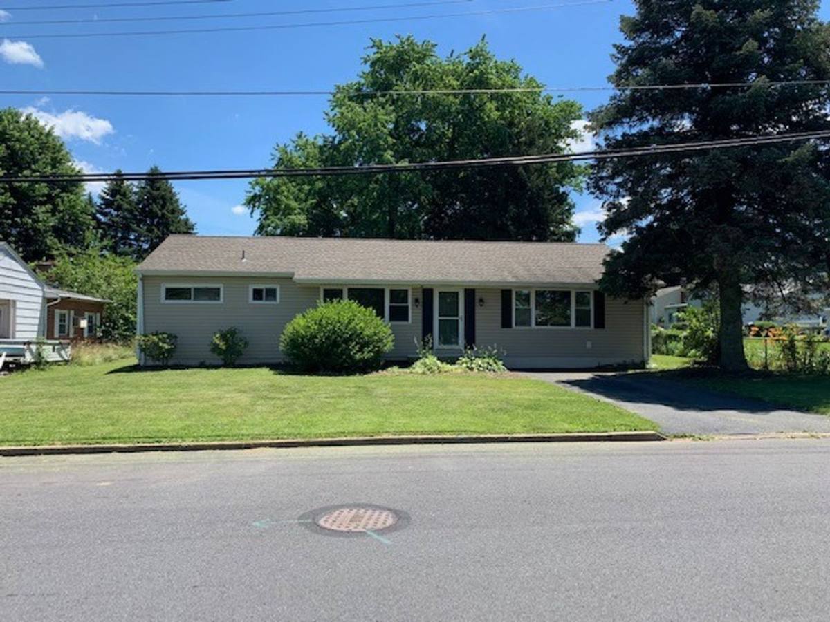House for rent at 5 Ronald Rd, Mechanicsburg, PA 17050