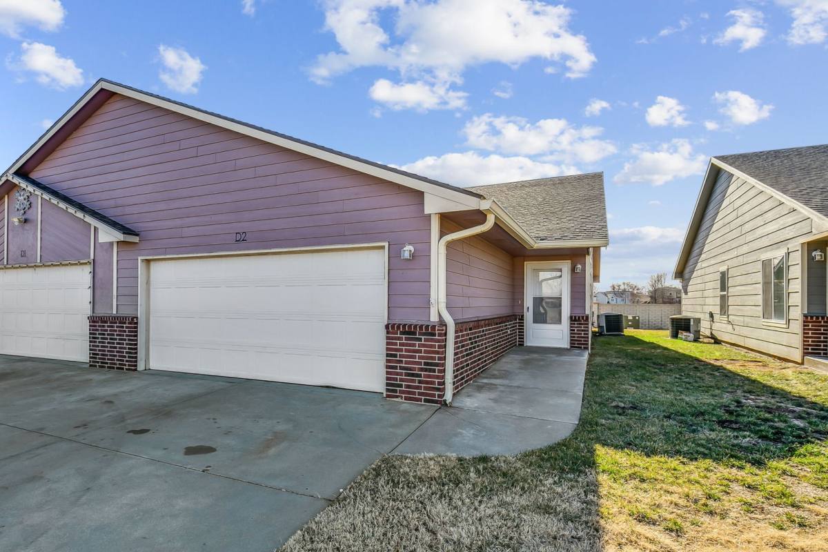 Apartment for rent at 10625 W Maple, Wichita, KS 67209