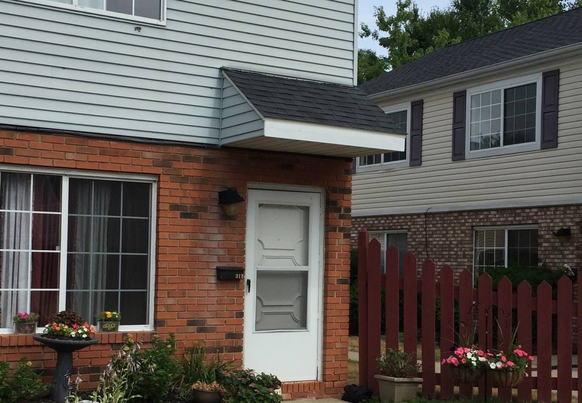 301-322 Peppertree Lane, 401-408 Lane, Painesville, OH 44077