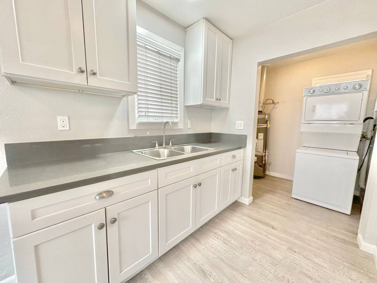 Apartment for rent at 4513 Marmion Way, Los Angeles, CA 90065