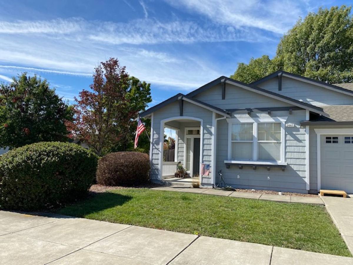 House for rent at 2447 Teaberry St, Santa Rosa, CA 95404