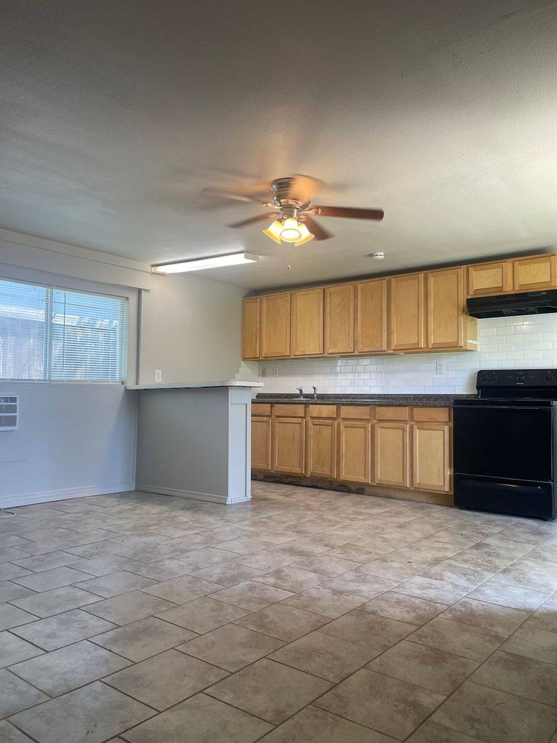 2305 17th St, Lubbock, TX 79401