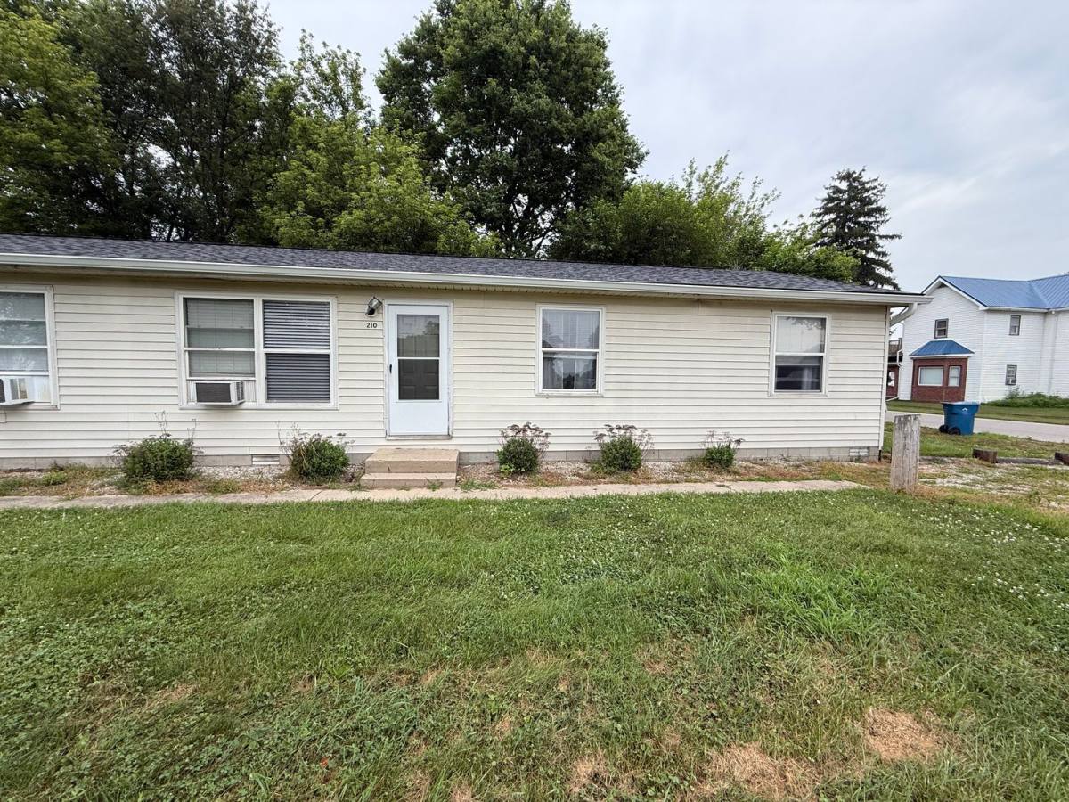 Apartment for rent at 210 S Walnut St, Atlanta, IN 46031