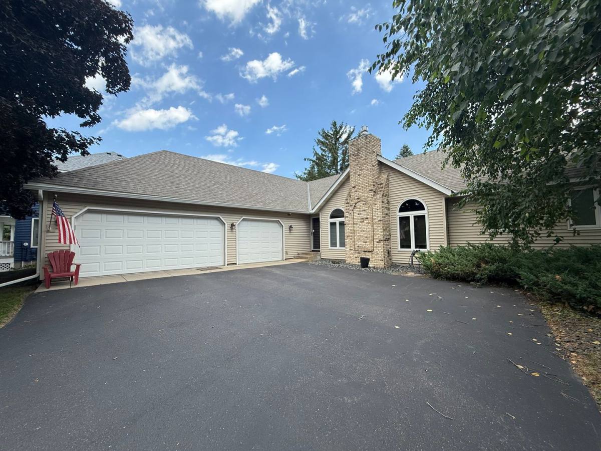 House for rent at 9343 Hillside Trail S, Cottage Grove, MN 55016