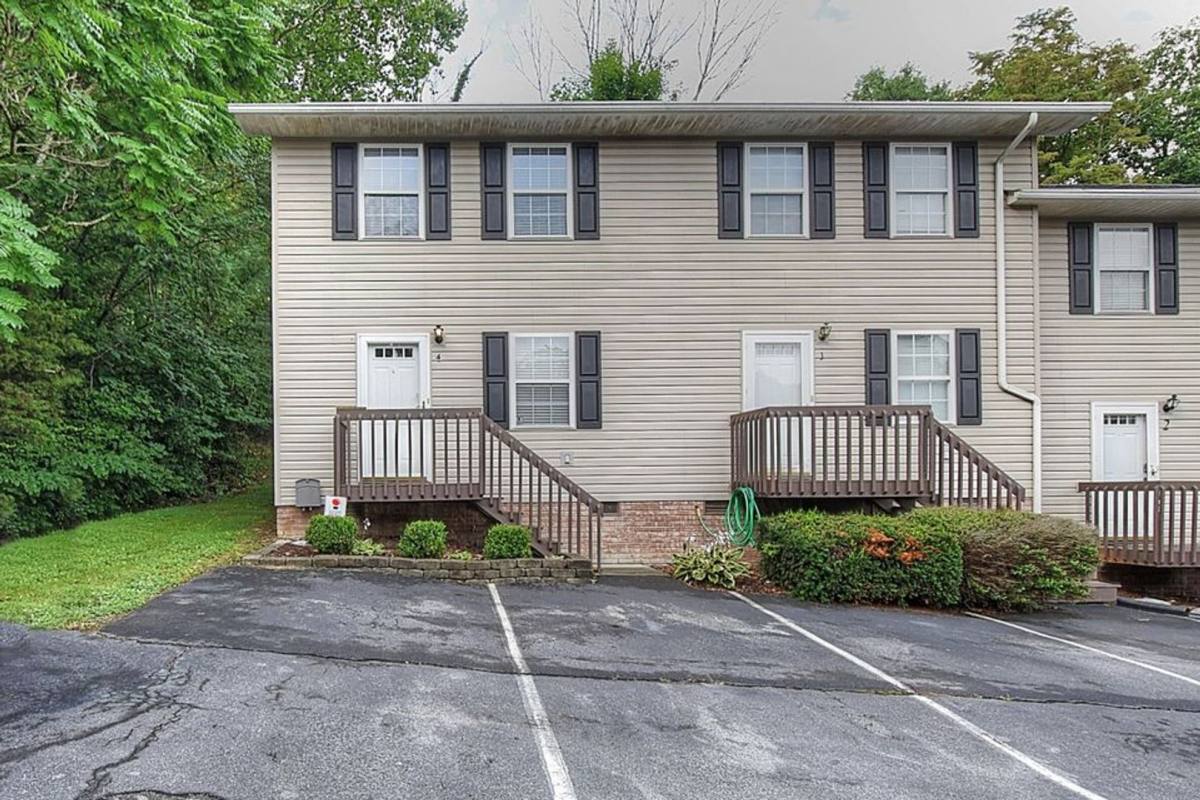 Condo for rent at 200 Arrowhead Dr, Johnson City, TN 37601