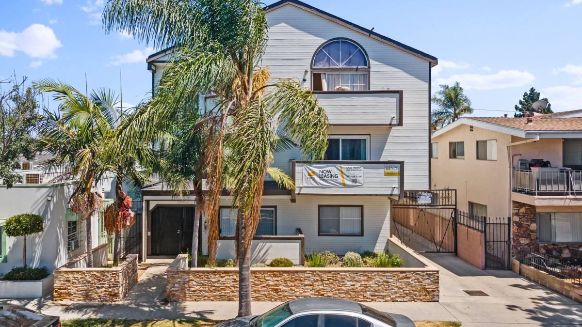 Apartment for rent at 1128 Stanley Ave, Long Beach, CA 90804