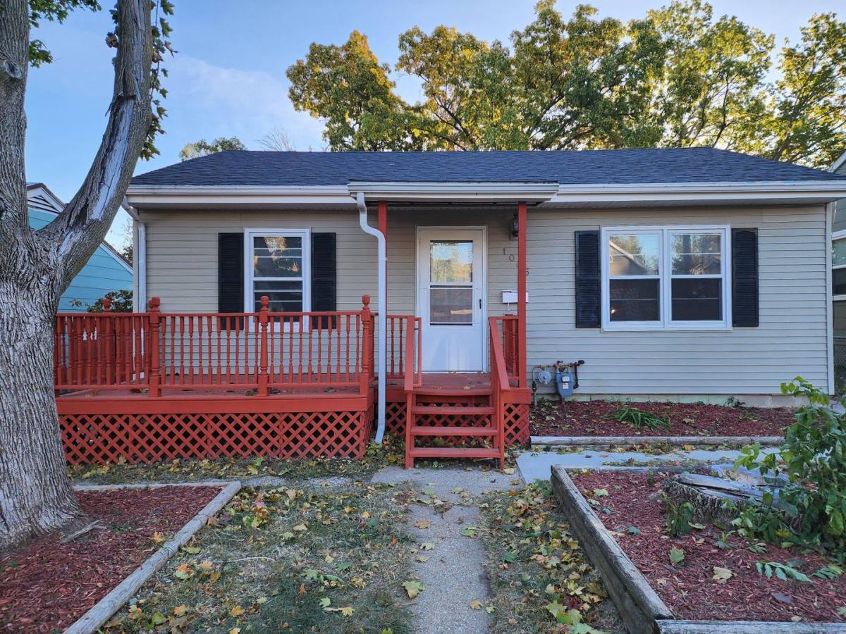 House for rent at 1006 W 3rd St S, Newton, IA 50208