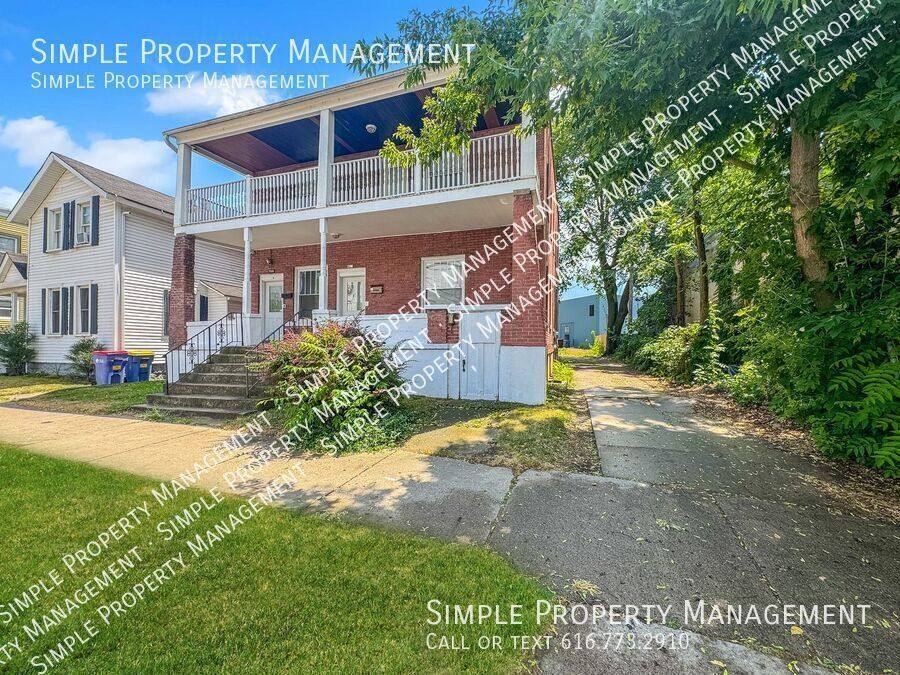 Apartment for rent at 742 4th St NW, Grand Rapids, MI 49504