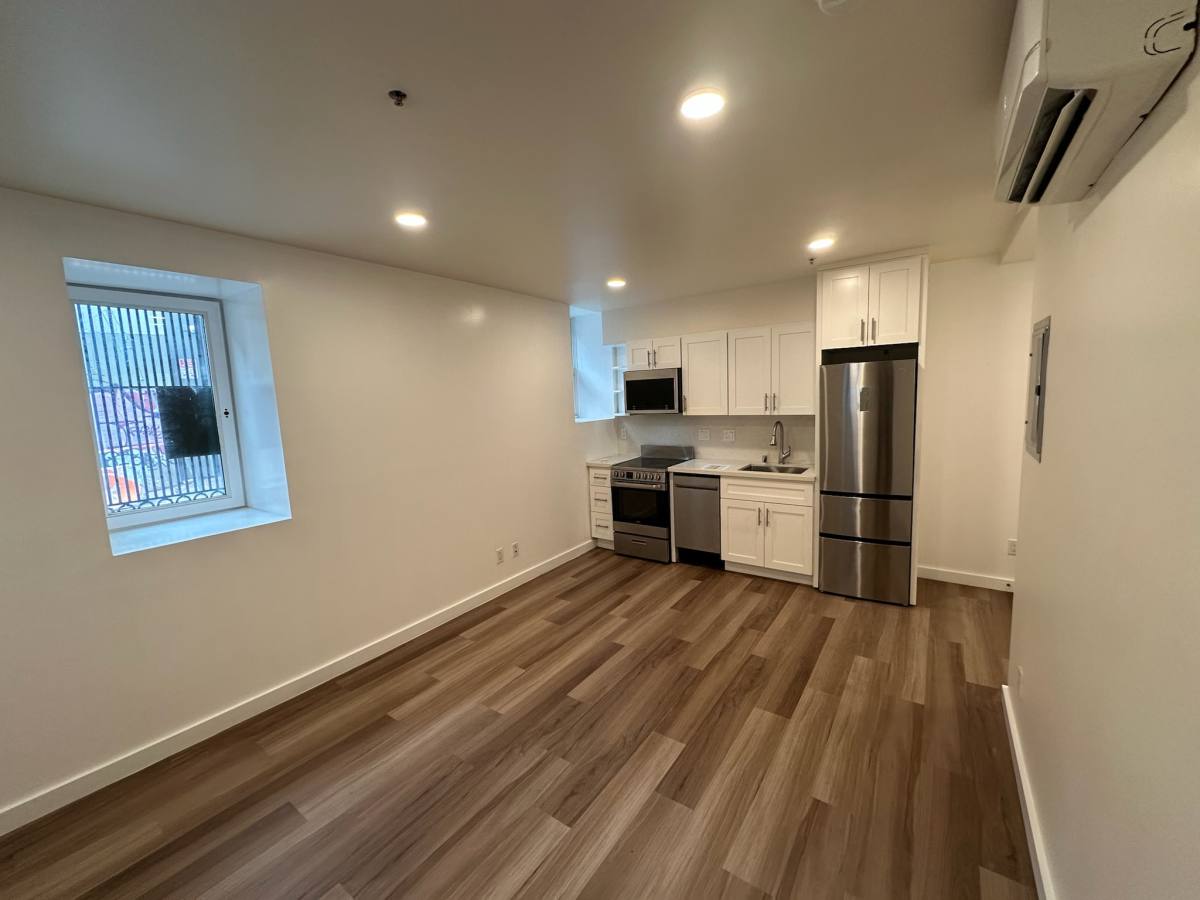 Apartment for rent at 840 Van Ness Ave #1, San Francisco, CA 94109
