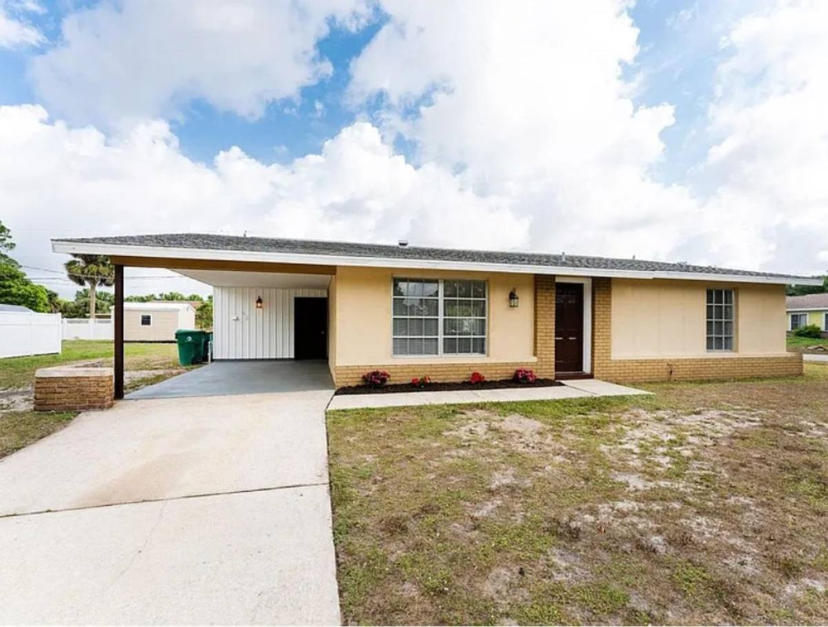 House for rent at 18536 Yale Ave, Port Charlotte, FL 33948