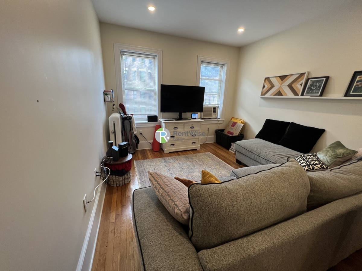 Apartment for rent at 29 Queensberry St #8, Boston, MA 02215