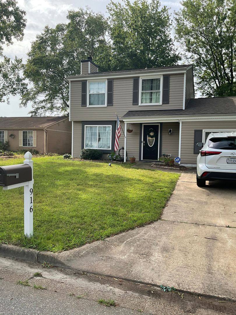 House for rent at 916 Chatsworth Dr, Newport News, VA 23601