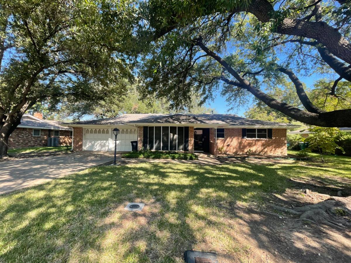 House for rent at 3732 Minot Ave, Fort Worth, TX 76133