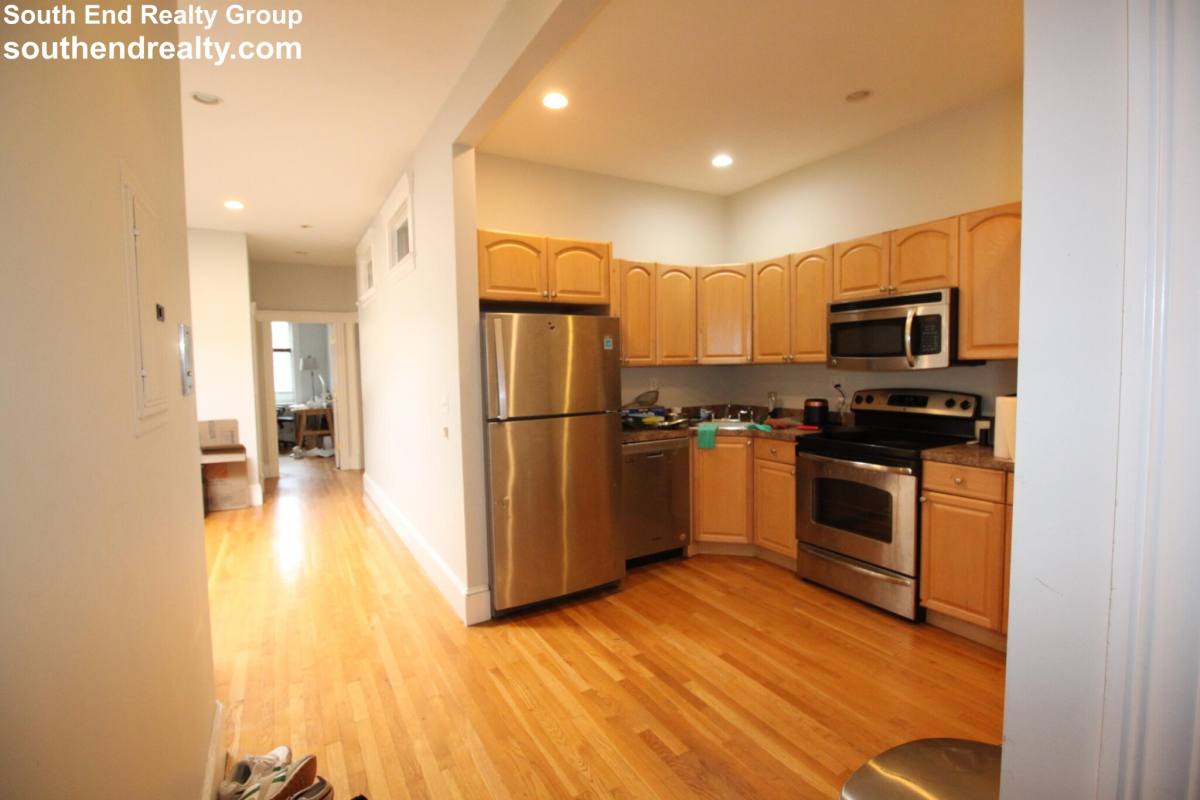 Apartment for rent at 21 Aberdeen St #6, Boston, MA 02115