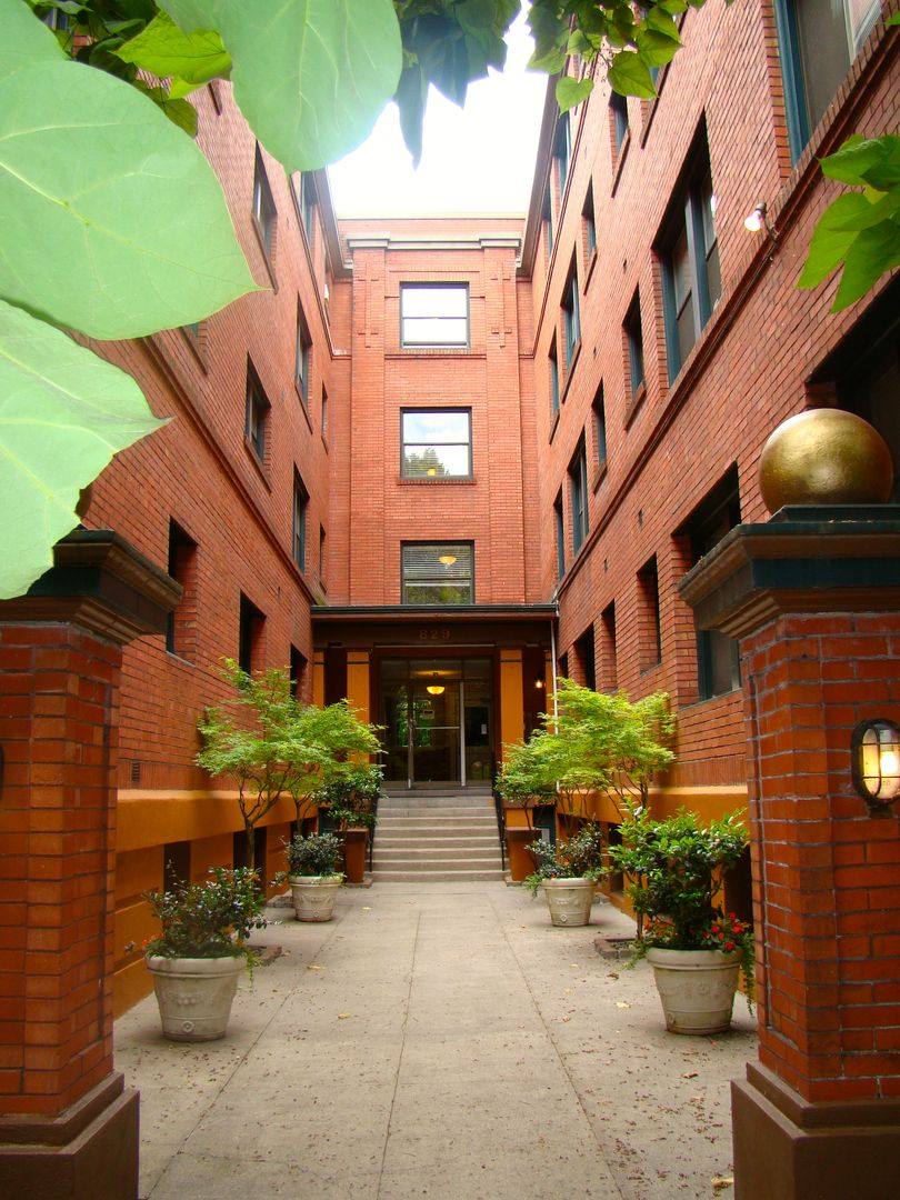 Apartment for rent at 829 SE 15th Ave, Portland, OR 97214