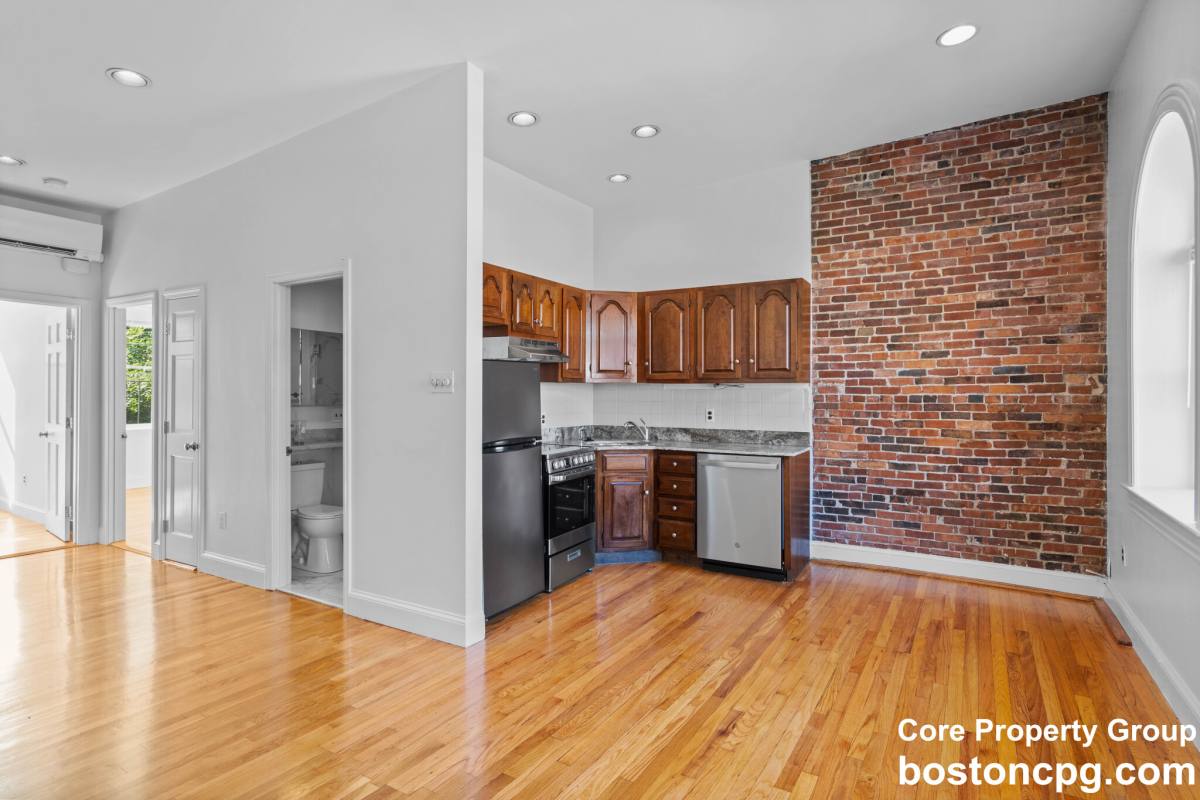 Apartment for rent at 48 Phillips #4, Boston, MA 02114