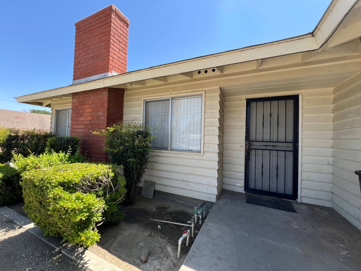 Apartment for rent at 930 S Buena Vista St, Hemet, CA 92543