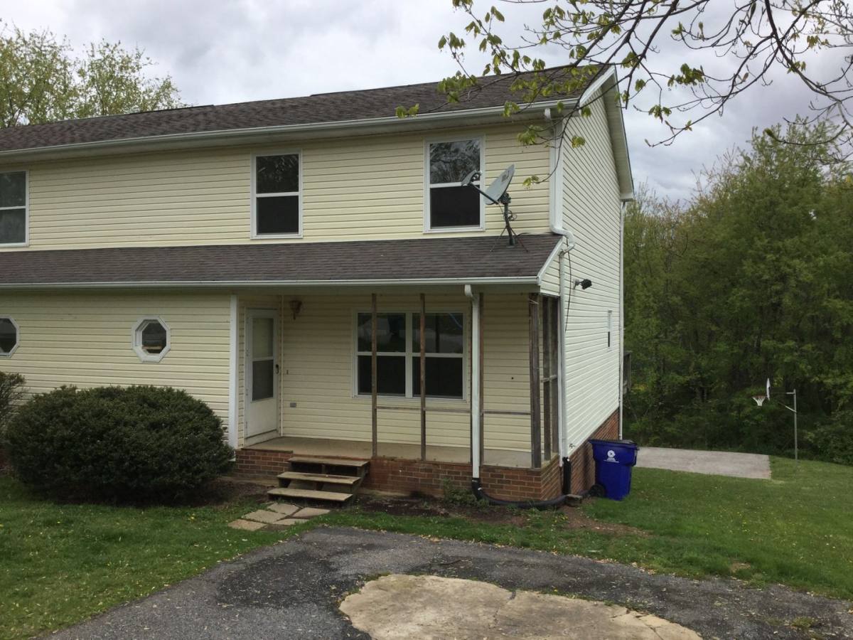 Townhouse for rent at 585 Kamran St, Christiansburg, VA 24073
