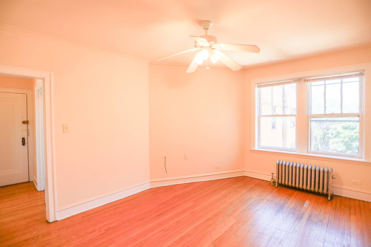 4909 N Glenwood Ave #3B, Chicago, IL 60640