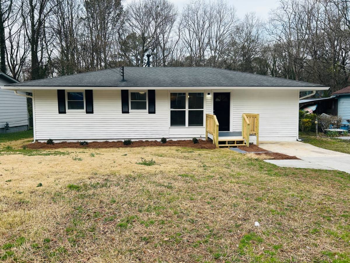 House for rent at 2049 Phillips Dr SE, Atlanta, GA 30315